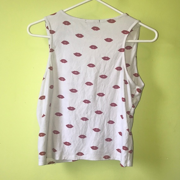 It’s an beautiful crop top with red and white - Picture 2 of 6